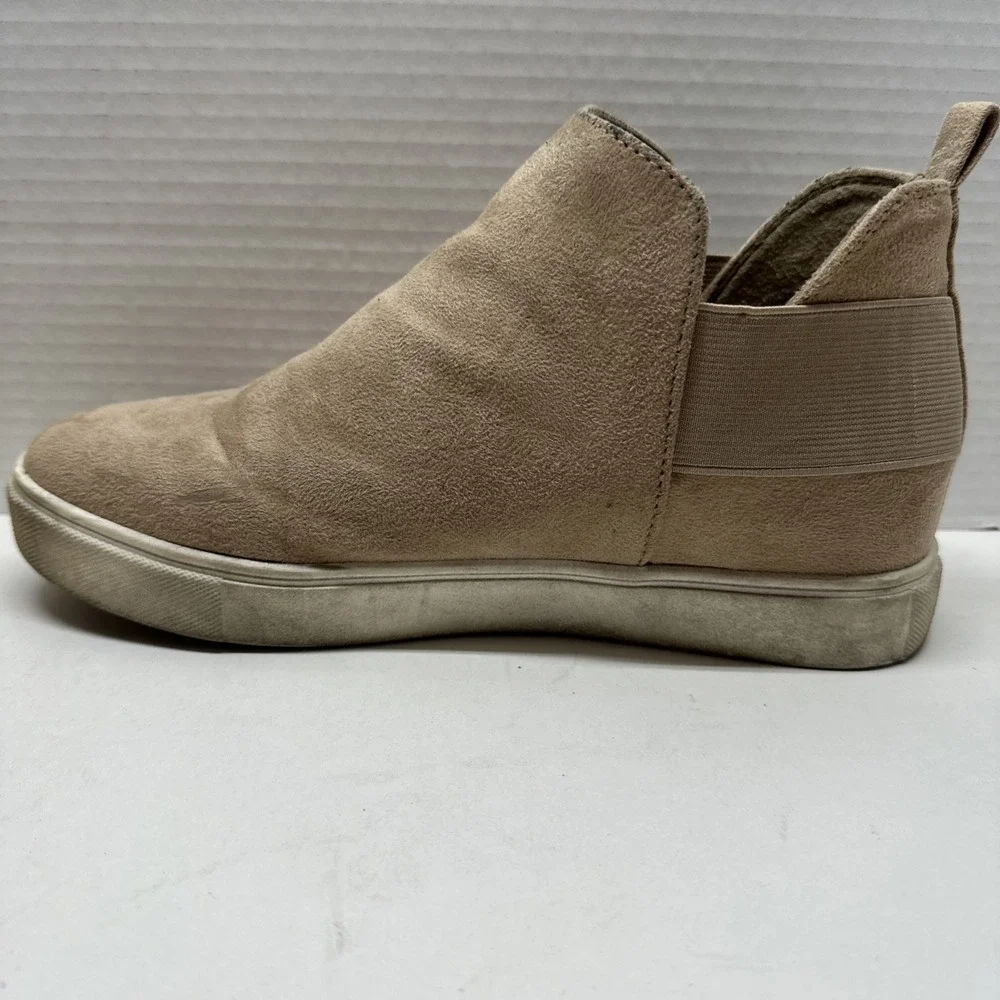 Soda Suede(man made)‎ Brown Flat Slip On Bootie Women's Size 8.5